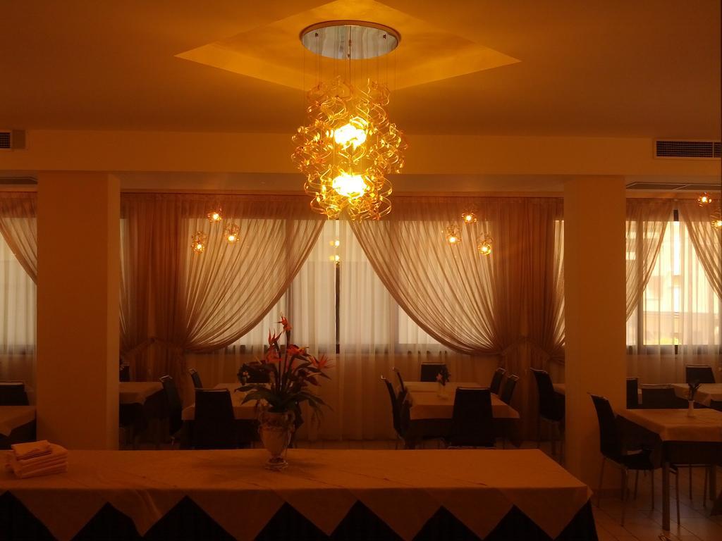 Hotel Abel & Residence Cesenatico Εξωτερικό φωτογραφία